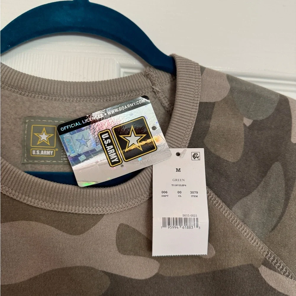 NWT Military Army Camo Crewneck Fleece Sweatshirt Size: M - Picture 4 of 4